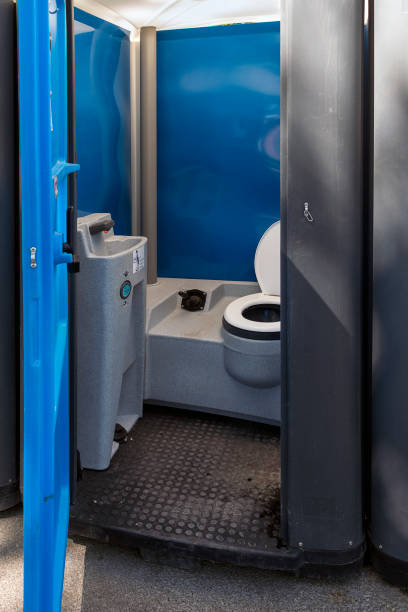 Porta potty delivery and setup in Greenfield, IL